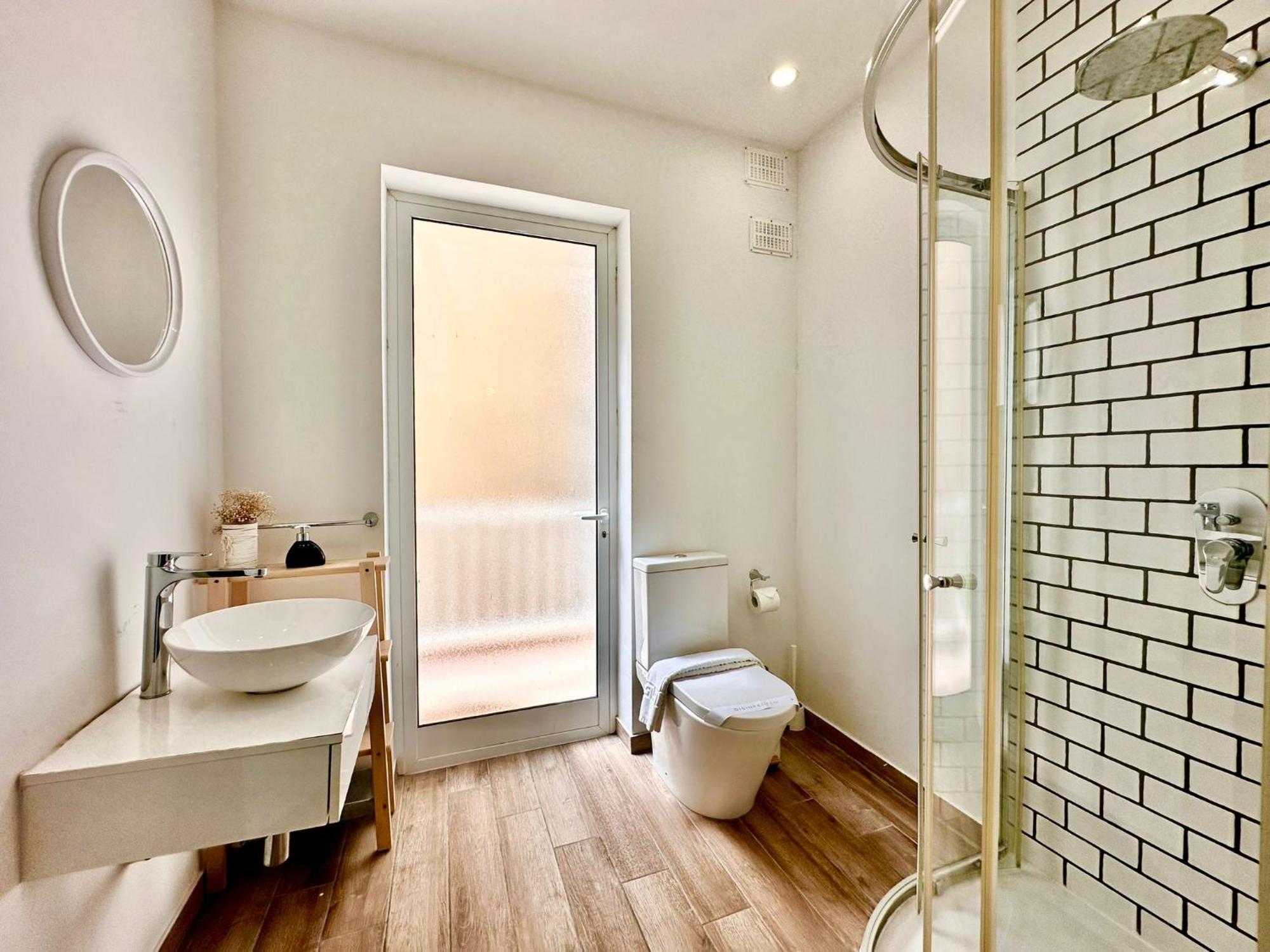 Charming Retreat Off The Sea Front Appartamento